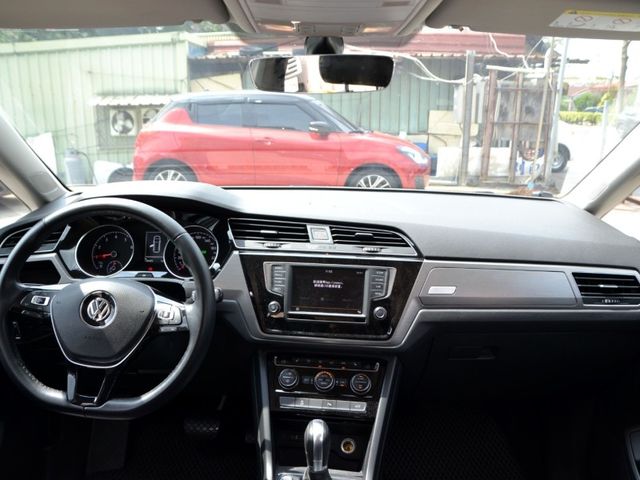 Volkswagen 福斯 Touran  第8張相片