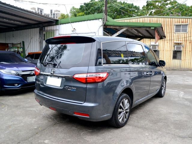 Luxgen M7  第7張相片