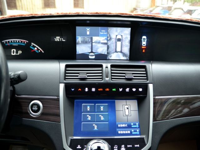 Luxgen M7  第19張相片