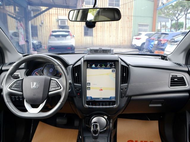 2018 Luxgen U5 1.6旗艦Hi-Fi版《環景影像/自動停車/後座出風口》  第8張相片