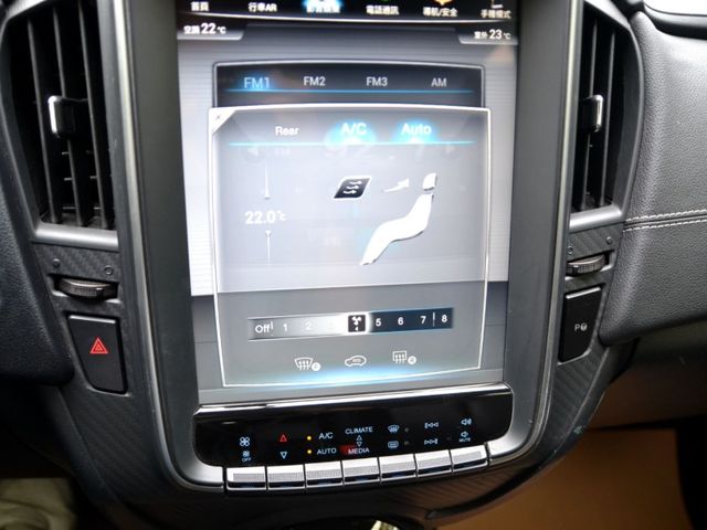 2018 Luxgen U5 1.6旗艦Hi-Fi版《環景影像/自動停車/後座出風口》  第20張相片