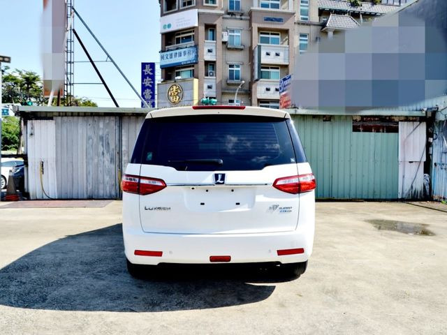 Luxgen M7  第1張相片