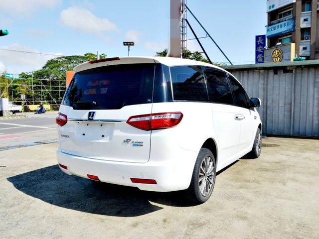 Luxgen M7  第3張相片