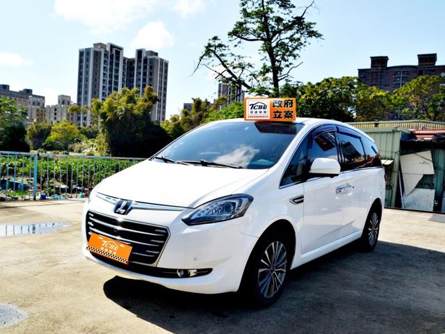 Luxgen M7  第4張相片