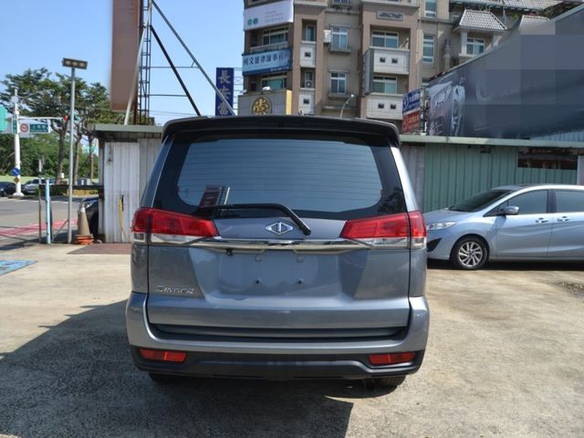 Mitsubishi Zinger  第9張相片