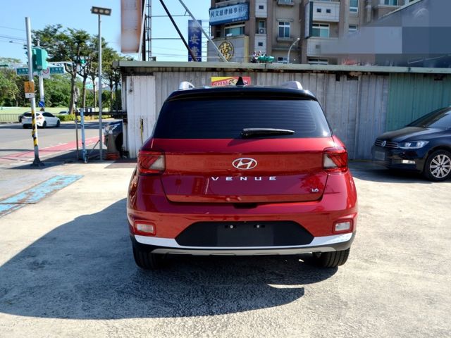 Hyundai Venue  第8張相片
