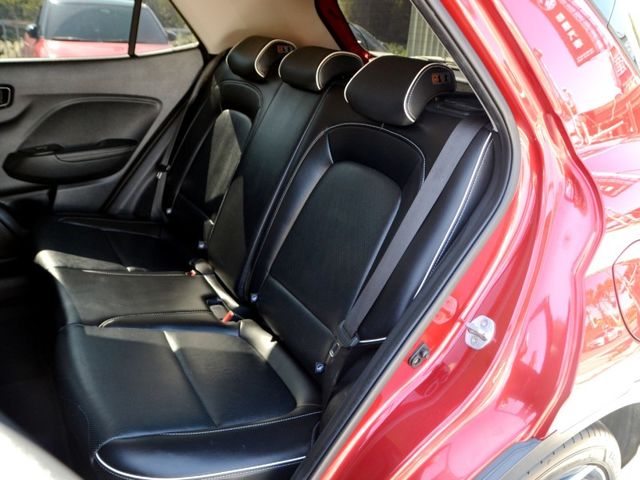 Hyundai Venue  第12張相片