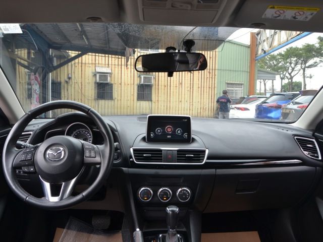 Mazda Mazda3  第10張相片