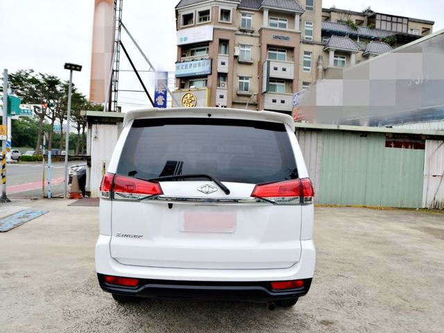 Mitsubishi Zinger  第7張相片