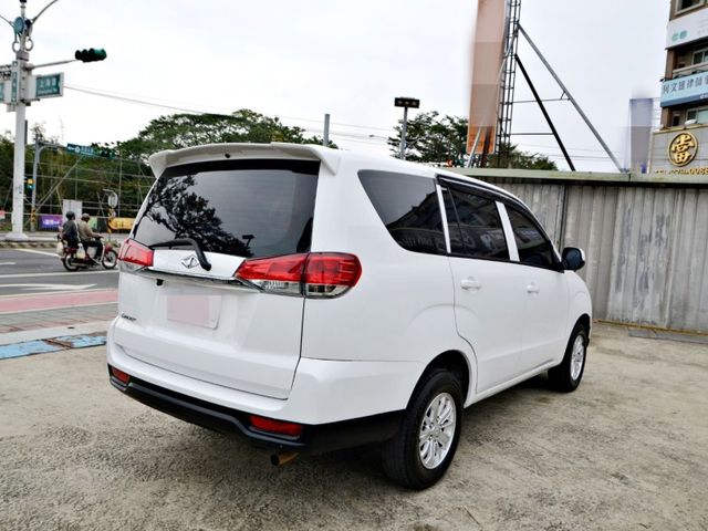 Mitsubishi Zinger  第9張相片