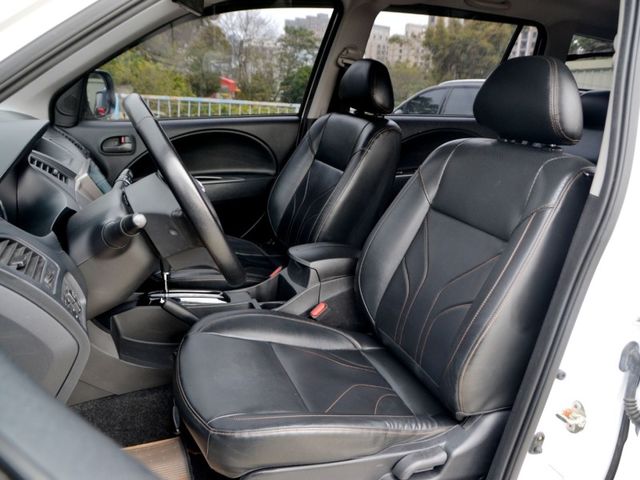 Mitsubishi Zinger  第11張相片