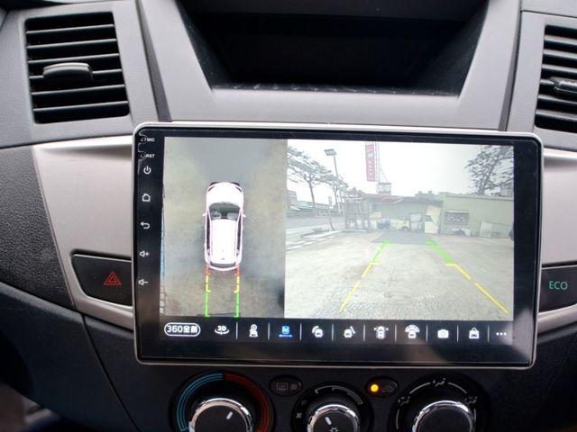 Mitsubishi Zinger  第16張相片