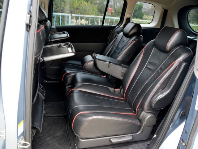 Mazda Mazda5  第12張相片