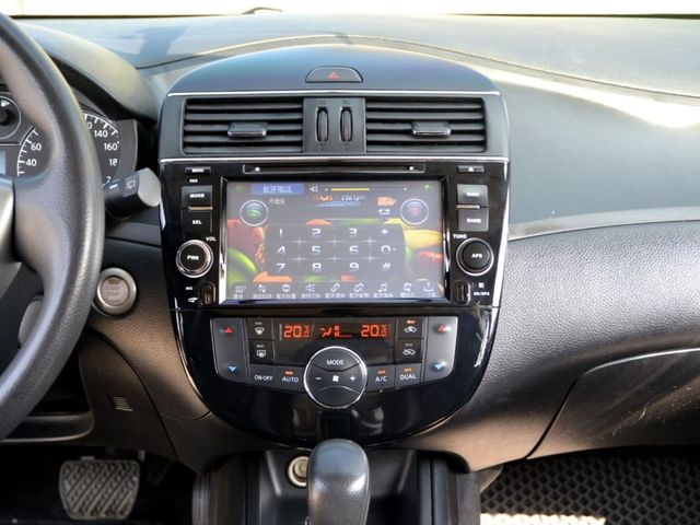 Nissan Tiida  第2張相片