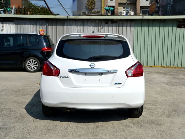 Nissan Tiida  第9張相片
