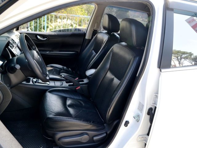 Nissan Tiida  第12張相片