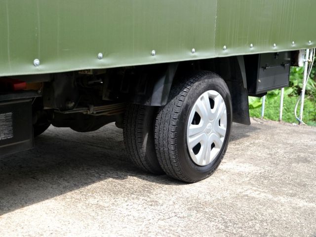 僅跑2萬3KM/一手車/電動升降斗篷/全車原版件/手自排/柴油/倒車影像  第1張相片