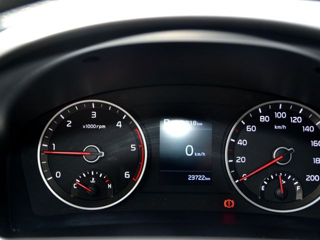 僅跑2萬3KM/一手車/電動升降斗篷/全車原版件/手自排/柴油/倒車影像  第11張相片