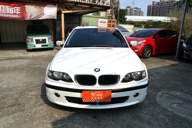 2005年 BMW 318i  6具安全氣囊/光感應頭燈/電動天窗/方向盤快撥鍵  第1張相片