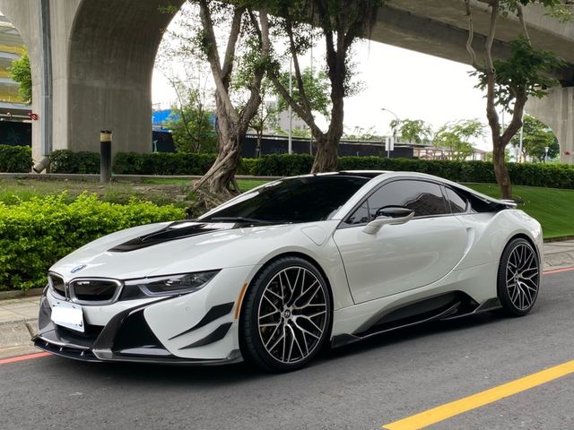 Bmw 寶馬i8 新北市油電複合中古車的價格 Findcar 找車網