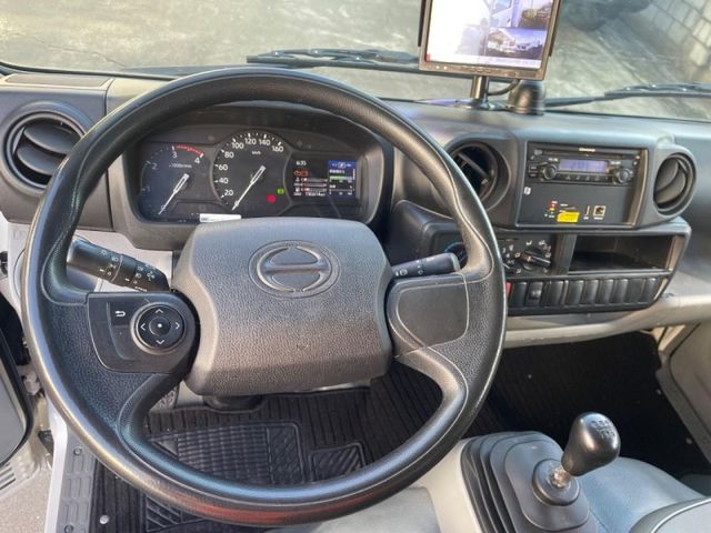 Hino 300  第1張相片