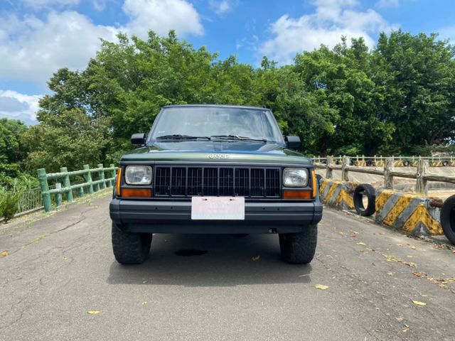 Jeep Cherokee  第14張相片