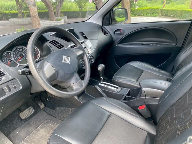 Mitsubishi Zinger  第9張相片