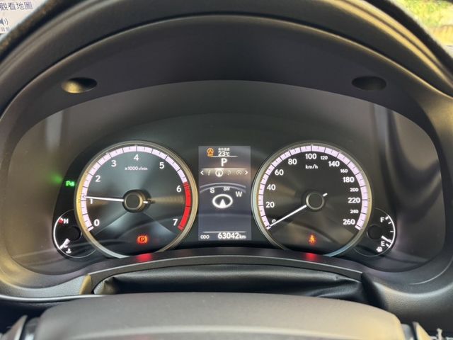 Lexus NX  第7張相片