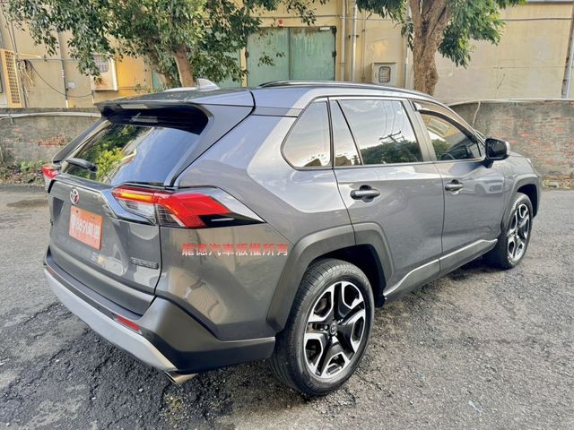 Toyota RAV4  第5張相片