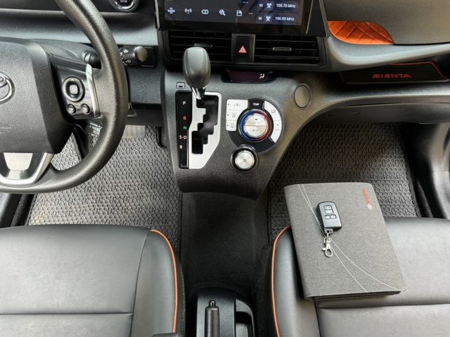 Toyota SIENTA  第1張相片