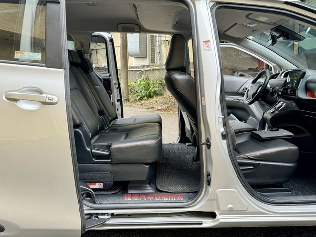Toyota SIENTA  第11張相片
