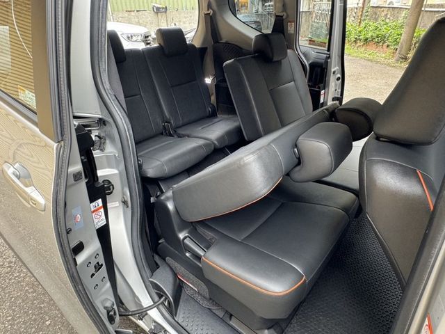 Toyota SIENTA  第16張相片