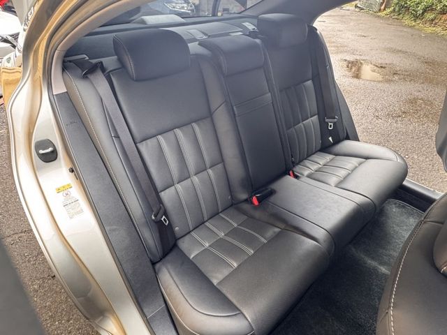 Lexus ES  第18張相片