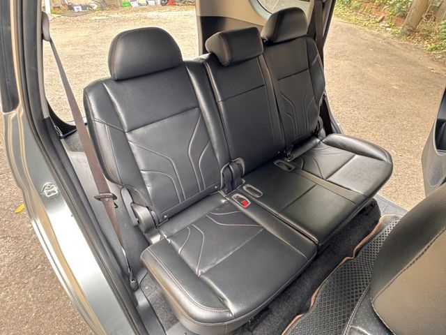 Mitsubishi Zinger  第14張相片