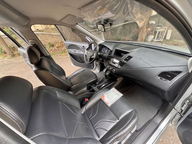 Mitsubishi Zinger  第17張相片