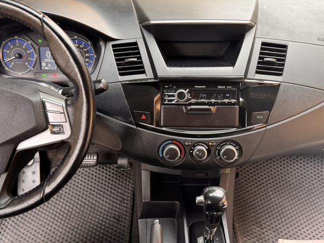 Mitsubishi Zinger  第19張相片