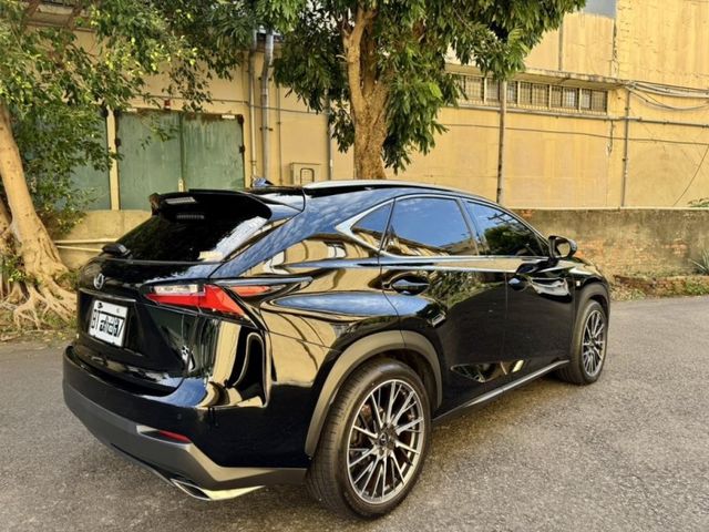 Lexus NX  第2張相片