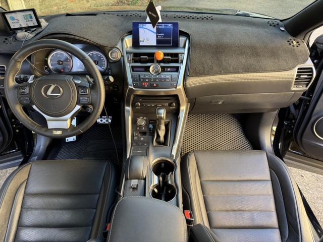Lexus NX  第3張相片