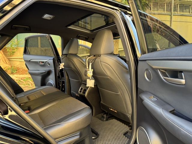 Lexus NX  第8張相片