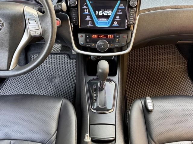 Nissan Tiida  第19張相片