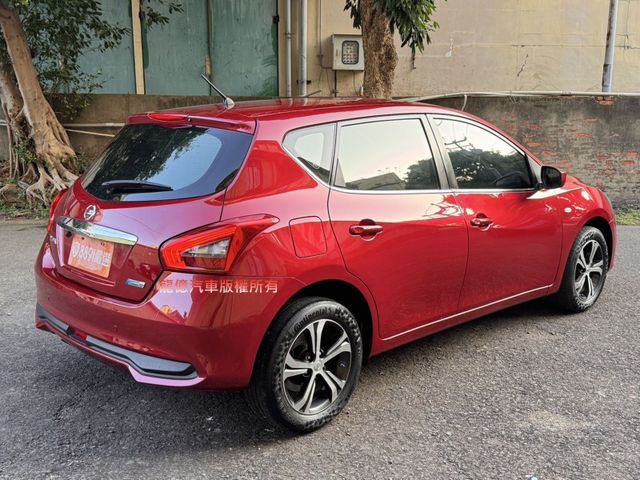 Nissan Tiida  第2張相片