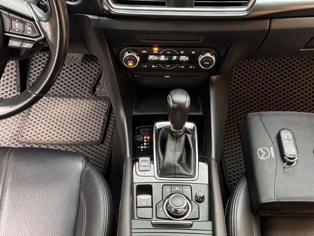 Mazda Mazda3  第18張相片