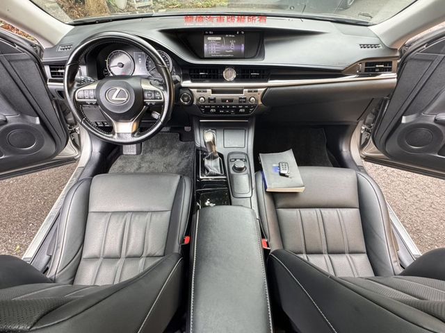 Lexus ES  第3張相片