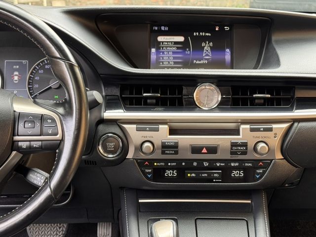 Lexus ES  第17張相片
