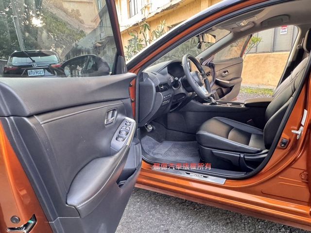 Nissan Sentra  第5張相片