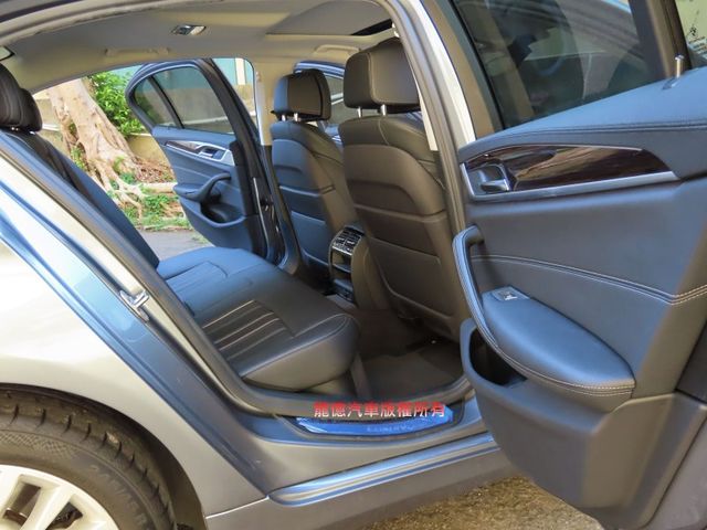 BMW/ 寶馬 530i Luxury  第8張相片