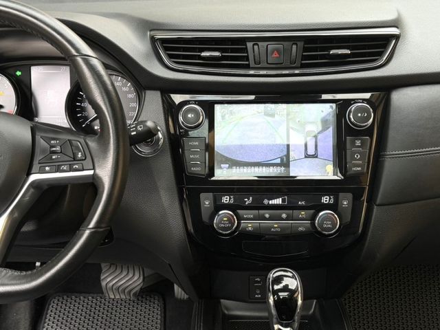Nissan X-Trail  第17張相片