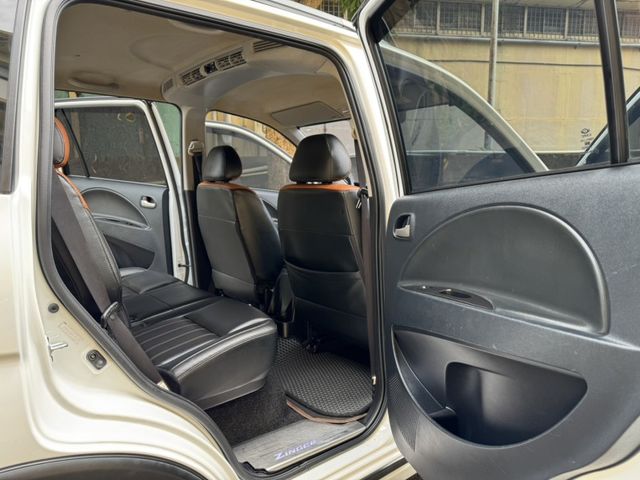 Mitsubishi Zinger  第8張相片