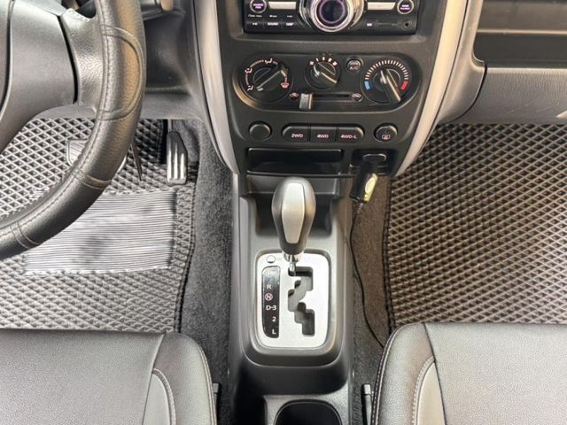 Suzuki Jimny  第17張相片