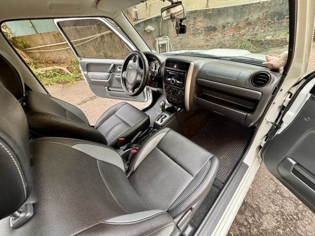 Suzuki Jimny  第18張相片